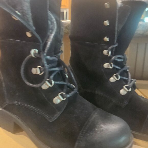 UGG GRADIN BOOT - NEW WITH BOX - Picture 2 of 4